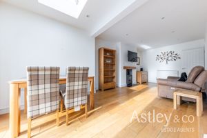 lounge- click for photo gallery